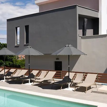 Diamond Deluxe Loft Daire Nea Iraklitsa