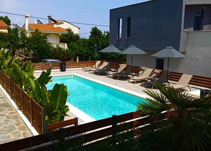 Diamond Deluxe Loft *