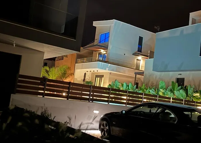 Diamond Deluxe Loft * Nea Iraklitsa